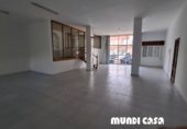 Local comercial en alquiler con 140m² en Boiro, en la zona de Boiro foto