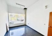 Local comercial en venta con 218m² en Camas, Calle Poeta Muñoz San Román foto