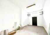 Local comercial en venta con 218m² en Camas, Calle Poeta Muñoz San Román foto