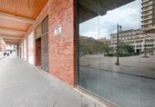 Local comercial en venta con 166m² en Granada, en la zona de Pajaritos, Calle Rector Marín Ocete foto