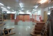 410m² commercial premises for rent in Torrelavega, Calle Cid photo