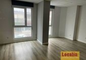 Oficina
en lloguer
amb 98m² a Torrelavega, Calle Julián Ceballos foto