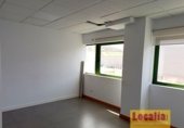 Oficina
en lloguer
amb 200m² a Torrelavega, Barrio Viérnoles-Río A foto