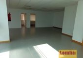 Oficina
en lloguer
amb 200m² a Torrelavega, Barrio Viérnoles-Río A foto