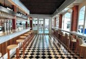 243m² cafeteria for rent in Santander photo