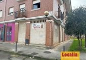 180m² commercial premises for rent in Torrelavega, Calle La Fuente photo