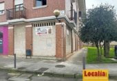 180m² commercial premises for rent in Torrelavega, Calle La Fuente photo