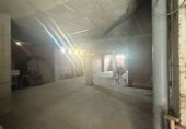 180m² commercial premises for rent in Torrelavega, Calle La Fuente photo