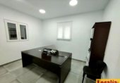 Nave Industrial en venta con 1350m² en Maliaño foto