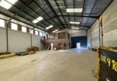 820m² warehouse industrial for sale in Cáceres, in the area of Industrial Las Capellanías, Calle Esquiladores photo