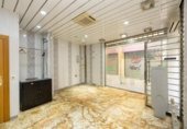 30m² commercial premises for sale in Granada, in the area of Sagrario, Calle Oficios photo