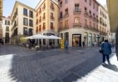 30m² commercial premises for sale in Granada, in the area of Sagrario, Calle Oficios photo