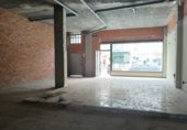 Local comercial en alquiler con 188m² en Pontevedra foto