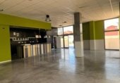 Local comercial en alquiler con 276m² en Castellón de la Plana foto