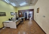 105m² commercial premises for sale in Logroño photo
