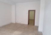 Local comercial en alquiler con 50m² en Lugones foto