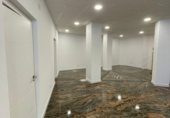 Local comercial en venta con 150m² en Marbella foto