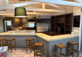 Local comercial en traspaso con 220m² en Vitoria, en la zona de Coronación foto