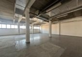 Local comercial Industrial en alquiler con 250m² en Esplugues de Llobregat foto
