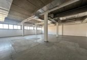 Local comercial Industrial en alquiler con 250m² en Esplugues de Llobregat foto