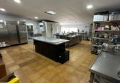 Nave Industrial en venta con 280m² en Marbella foto