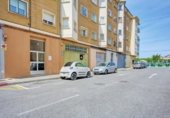 Local comercial en venta con 315m² en Villava, Calle Donapea foto