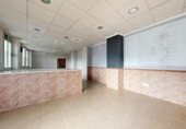 Local comercial en venta con 72m² en Peralada, Calle de las Malvas foto
