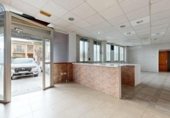 Local comercial en venta con 72m² en Peralada, Calle de las Malvas foto