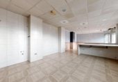 Local comercial en venta con 72m² en Peralada, Calle de las Malvas foto