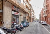 Local comercial en venta con 80m² en Figueras, Carrer de Caamaño foto