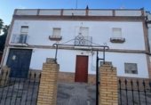549m² building for sale in Coria del Río, Calle Guadiamar photo