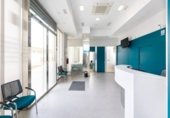 231m² commercial premises for sale in Granada, in the area of Campus, Calle Uruguay photo