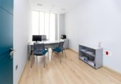 231m² commercial premises for sale in Granada, in the area of Campus, Calle Uruguay photo