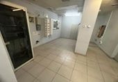 Local comercial en venta con 229m² en Madrid, en la zona de Palomeras Bajas, Avenida de Pablo Neruda foto