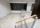 Local comercial en venta con 229m² en Madrid, en la zona de Palomeras Bajas, Avenida de Pablo Neruda foto