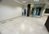 Local comercial en venta con 229m² en Madrid, en la zona de Palomeras Bajas, Avenida de Pablo Neruda foto