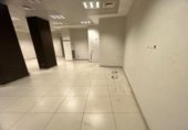 Local comercial en venta con 229m² en Madrid, en la zona de Palomeras Bajas, Avenida de Pablo Neruda foto