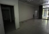 Local comercial en venta con 229m² en Madrid, en la zona de Palomeras Bajas, Avenida de Pablo Neruda foto