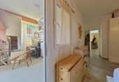 160m² locaux commerciaux pour vente à Barcelone, dans le quartier de la Guineueta, Plaça de Karl Marx photo