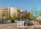 Local comercial en venta con 110m² en Madrid, en la zona de El Viso, Calle de Roncal foto