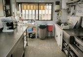 Local comercial en traspaso con 110m² en Vigo, en la zona de Teis foto