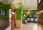 277m² restaurant for sale in Cozvíjar, photo