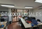 213m² commercial premises for sale in Barcelona, in the area of Sant Antoni, Carrer de Floridablanca photo