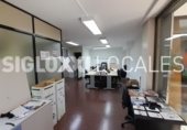 213m² commercial premises for sale in Barcelona, in the area of Sant Antoni, Carrer de Floridablanca photo