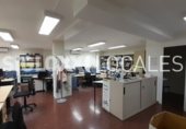 213m² commercial premises for sale in Barcelona, in the area of Sant Antoni, Carrer de Floridablanca photo