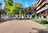 213m² commercial premises for sale in Barcelona, in the area of Sant Antoni, Carrer de Floridablanca photo