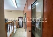Local comercial en venta con 382m² en Barcelona, en la zona de Horta, Carrer de Rivero foto