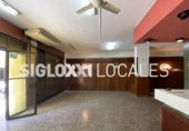 160m² locaux commerciaux pour location à l'Hospitalet de Llobregat, dans le quartier de Santa Eulàlia, Carrer de Jacint Verdaguer photo
