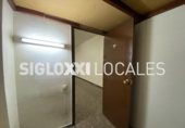 160m² locaux commerciaux pour location à l'Hospitalet de Llobregat, dans le quartier de Santa Eulàlia, Carrer de Jacint Verdaguer photo