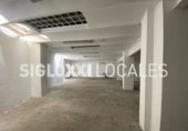 566m² offices for sale in Barcelona, in the area of El Carmel, Carrer de Tolrà photo